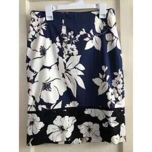 White House Black Market Black Navy Blue White Floral Pencil Skirt Size 4 Lined